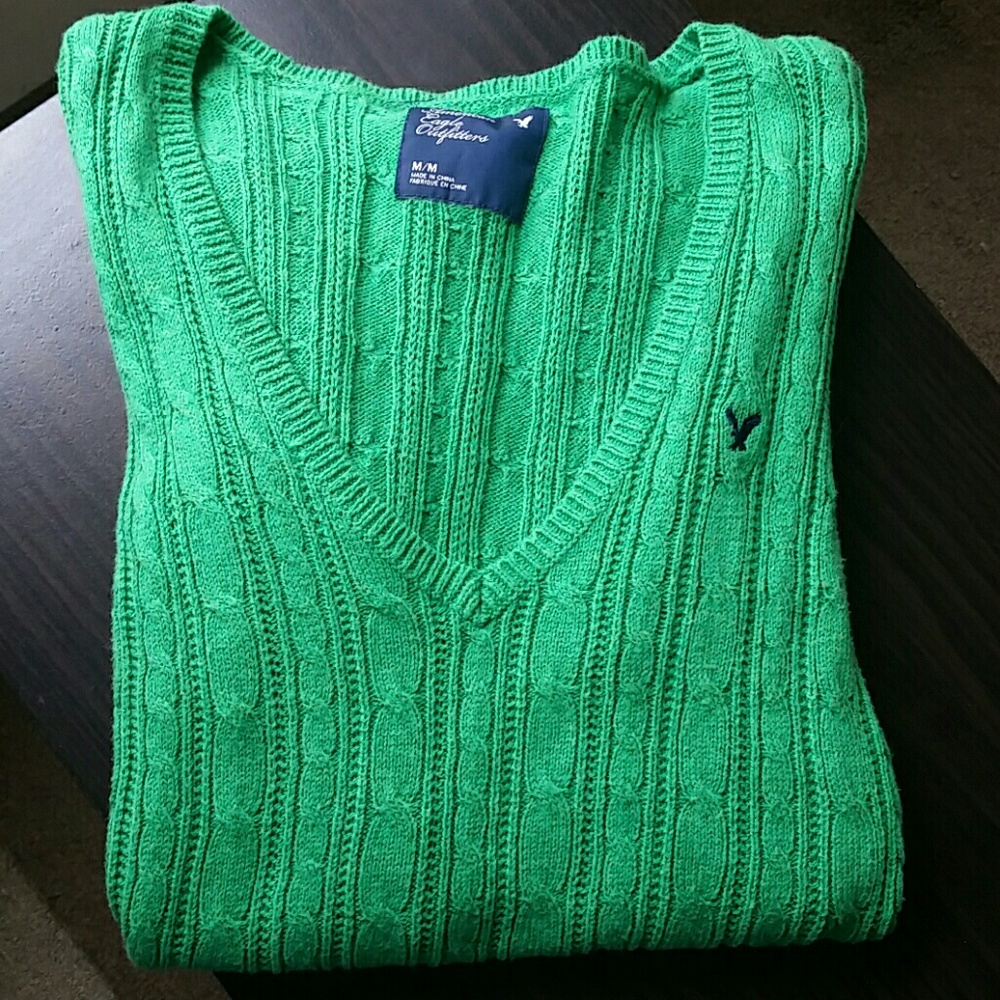 << AEO Green sweater>>